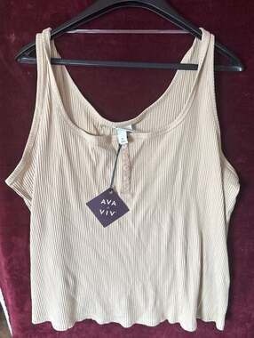 Ava & Viv Plus Size 3X Beige Ribbed Henley Scoop Neck Sleeveless Tank Top
C1